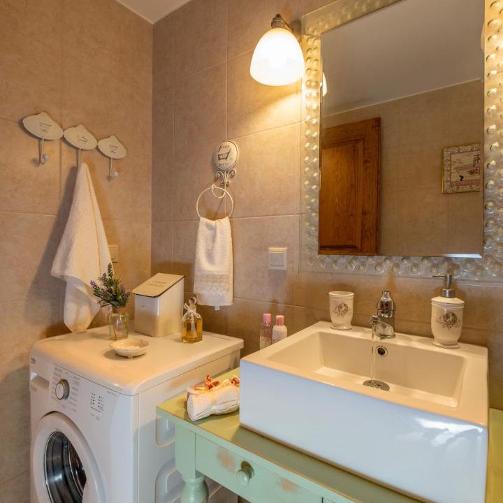 Photo of Bathroom in Likotinarea