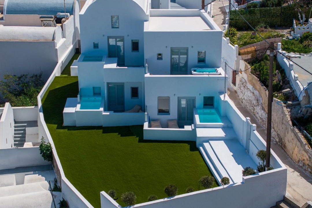 Photo of Others in Fira