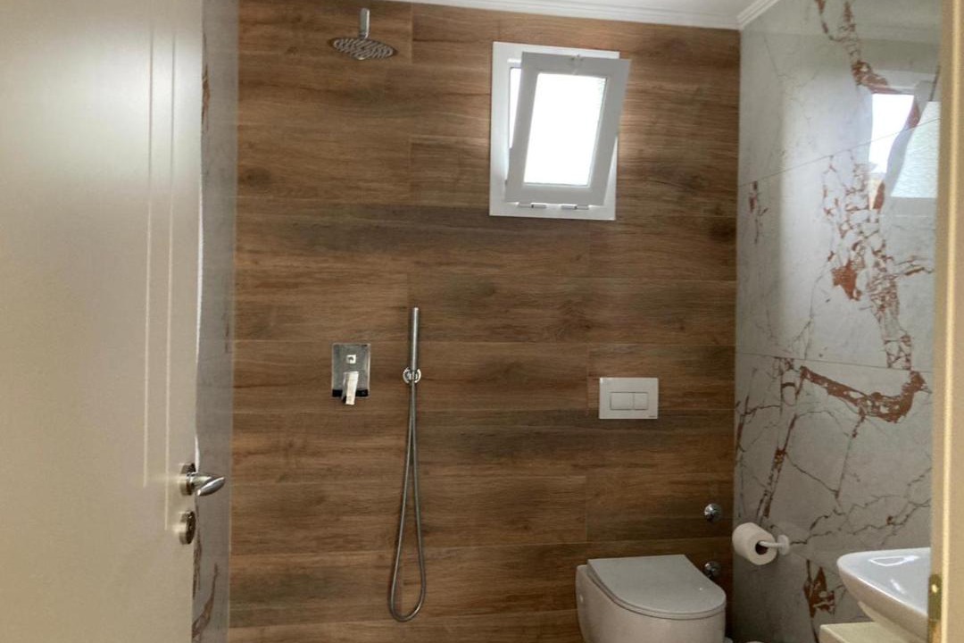 Photo of Bathroom in Qeparo