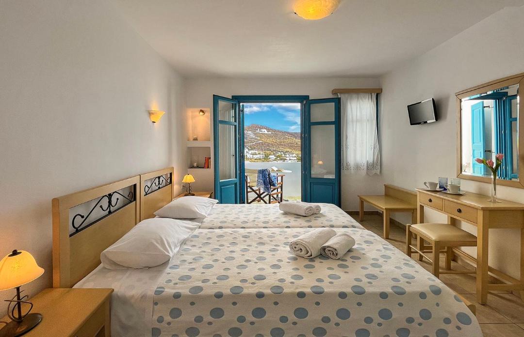 Photo of Others in Chora Folegandros