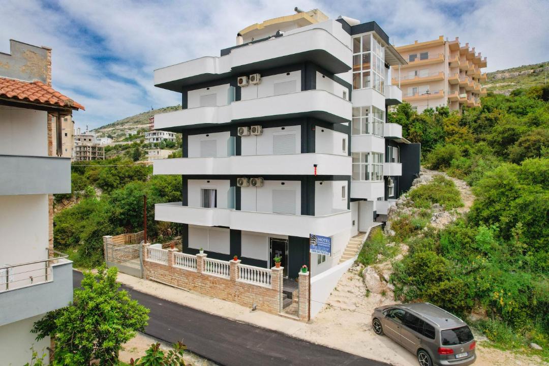 Photo of Others in Sarande