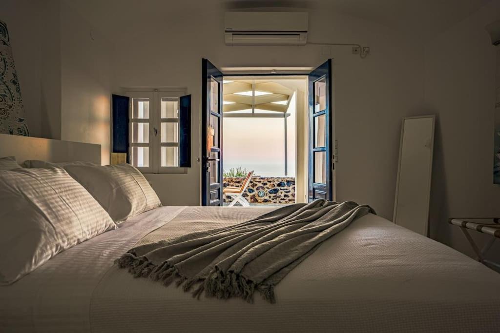 Photo of Bedroom in Imerovigli