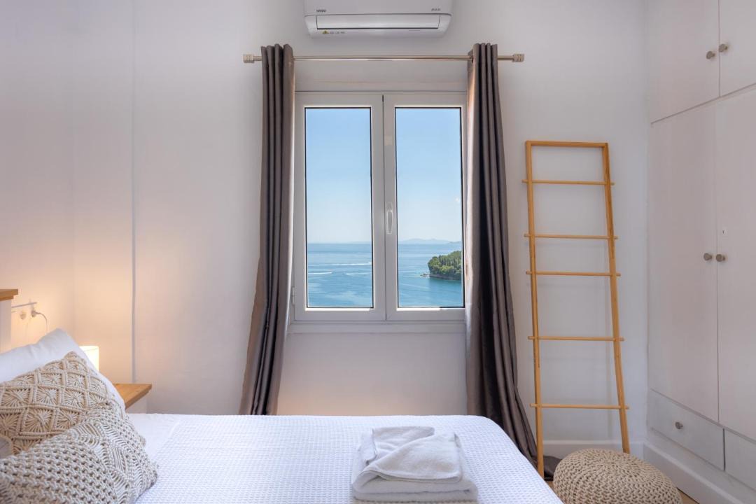 Photo of Bedroom in Petaleia