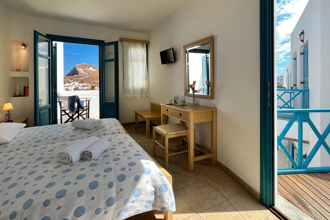 Photo of Others in Chora Folegandros