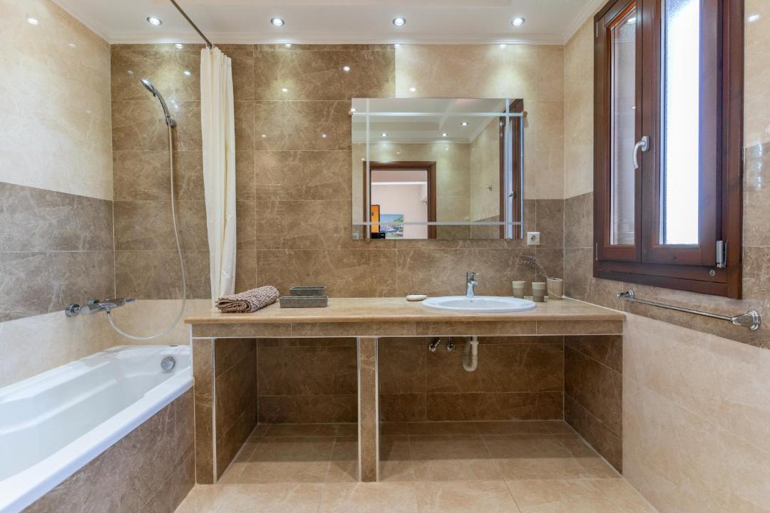Photo of Bathroom in Sane