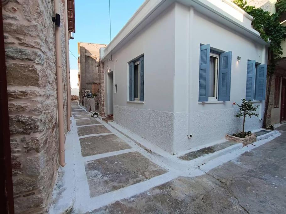 Photo of Buildings in Kalamoti