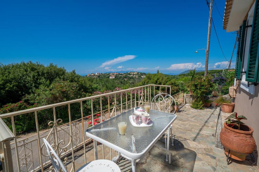 Photo of Patio Balcony in Mesovounia
