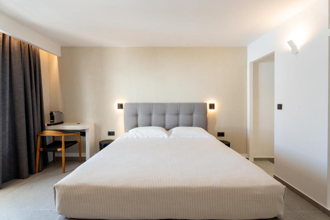 Photo of Bedroom in Ios Town