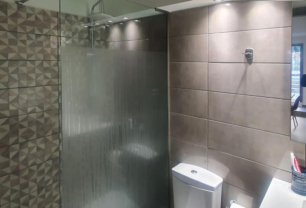 Photo of Bathroom in Alimos