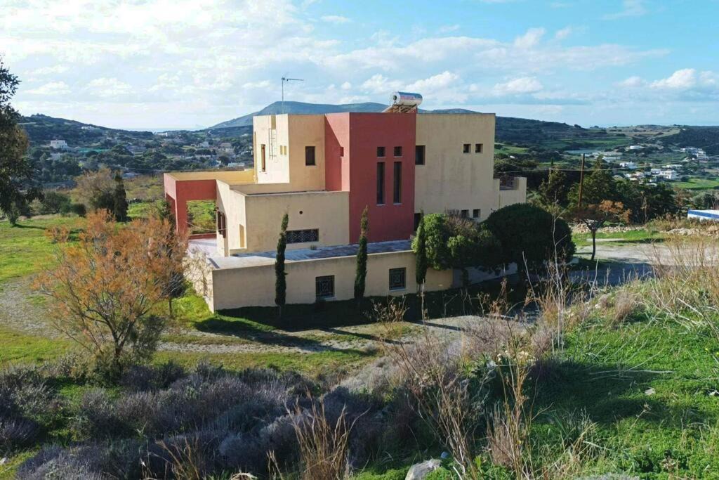 Photo of Buildings in Parakopi
