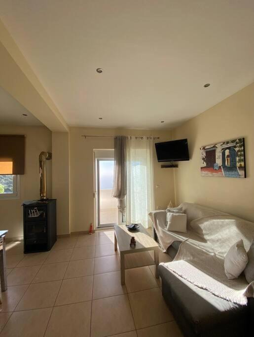 Photo of Livingroom in Amigdalokefali
