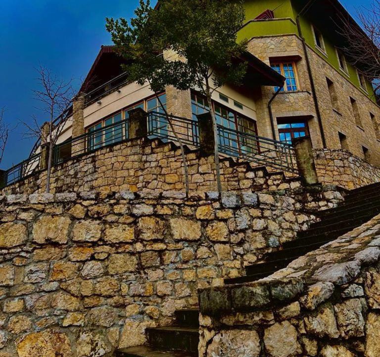 Photo of Buildings in Dajt