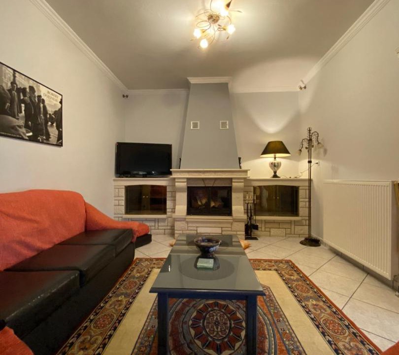 Photo of Livingroom in Karpenisi