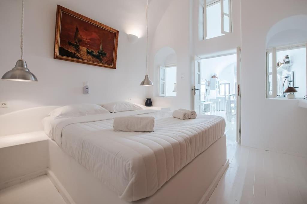 Photo of Bedroom in Oia