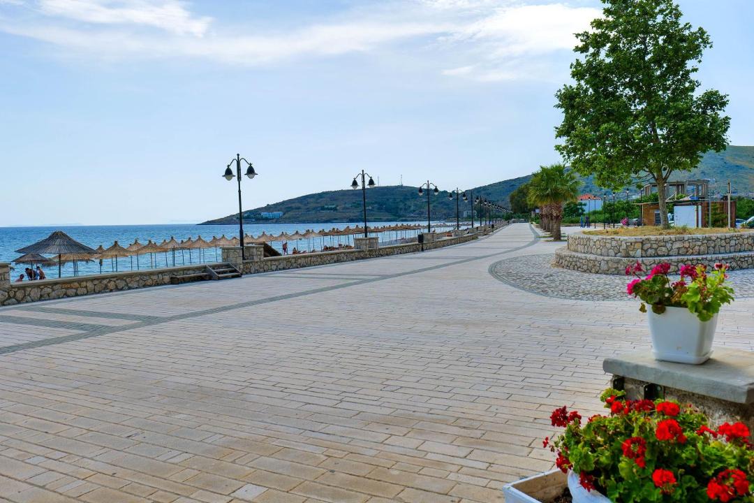 Photo of Others in Qeparo