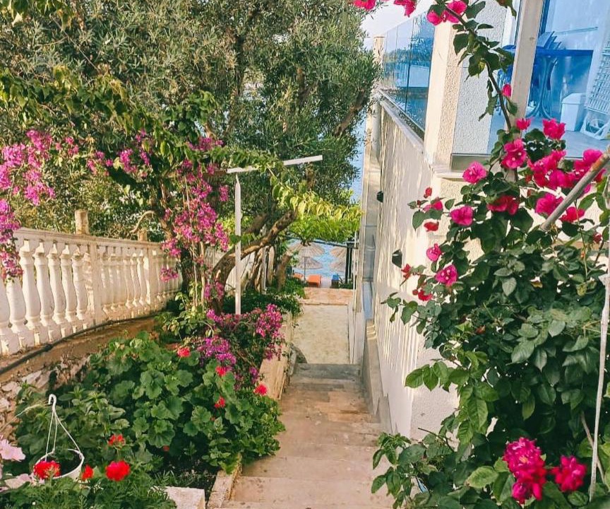 Photo of Others in Sarande