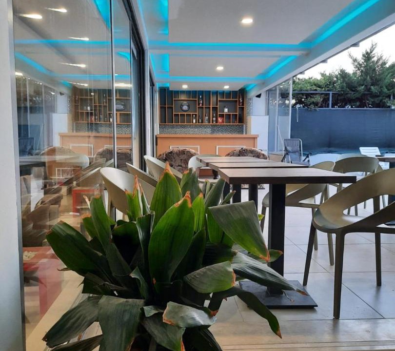 Photo of Others in Vaqarr