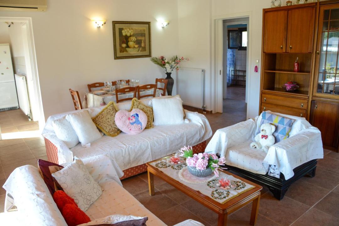 Photo of Others in Parelia