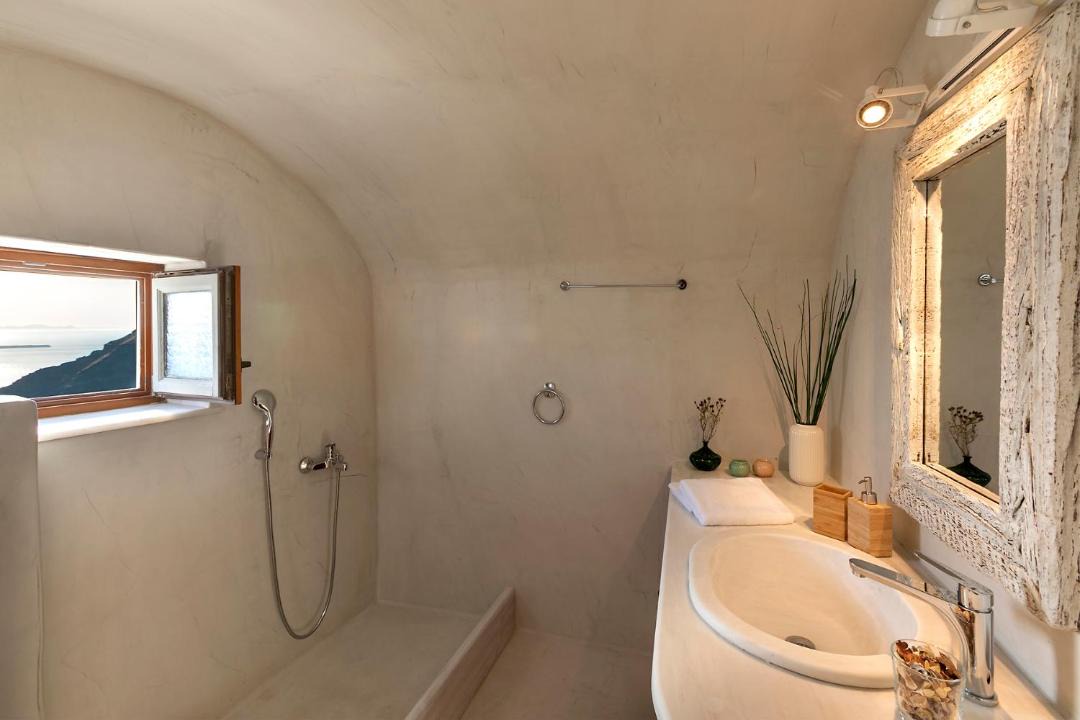 Photo of Bathroom in Firostefani