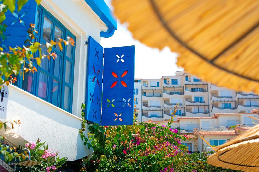 Photo of Others in Sarande