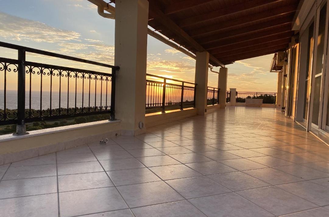Photo of Patio Balcony in Elation