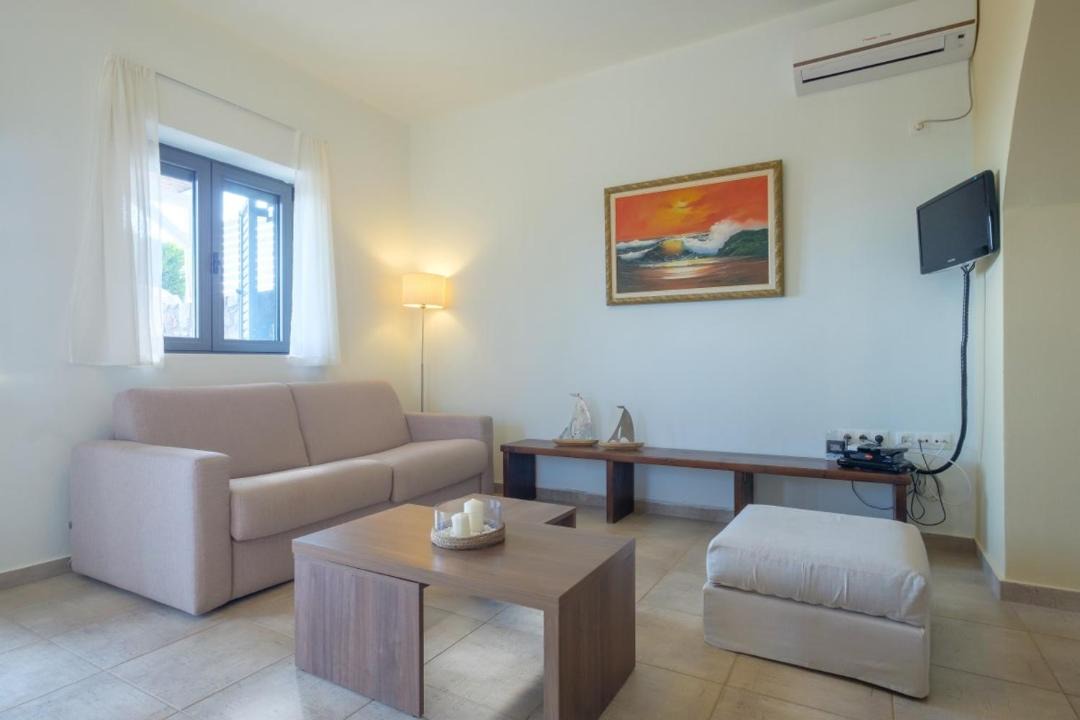 Photo of Livingroom in Lefktron