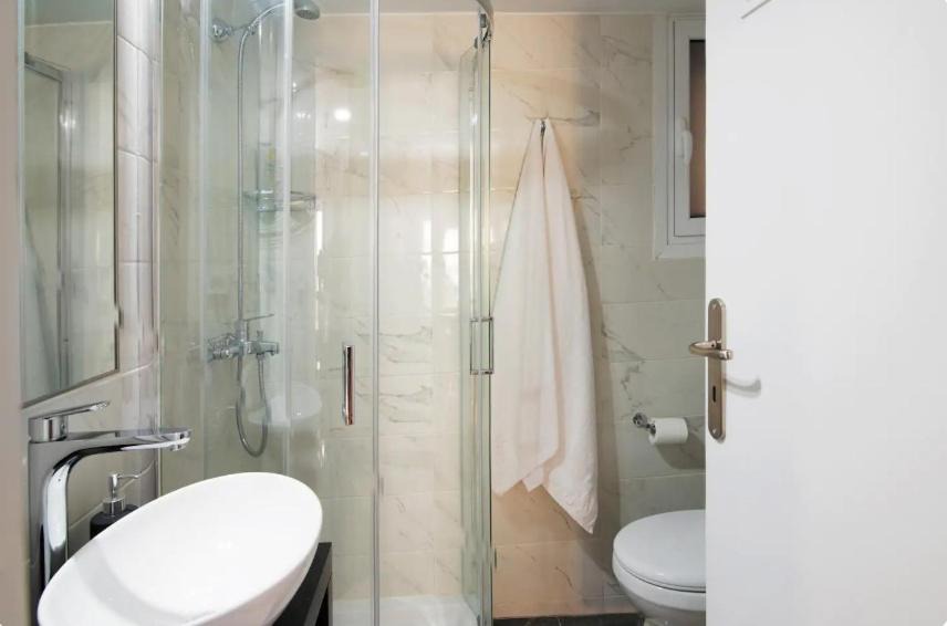 Photo of Bathroom in Nea Smirni