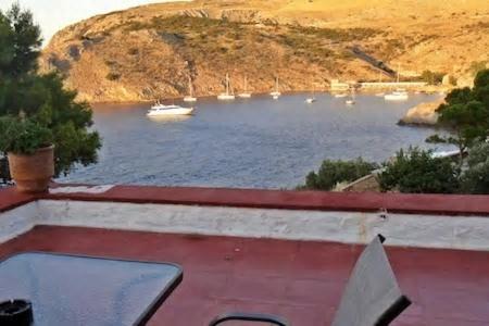 Photo of Others in Hydra