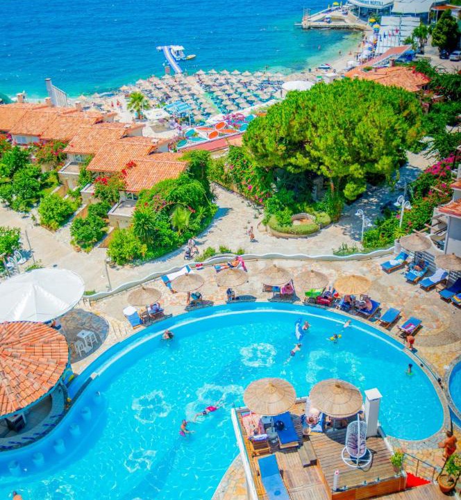 Photo of Others in Sarande