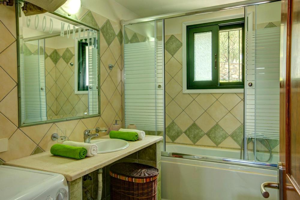 Photo of Bathroom in Lefkada
