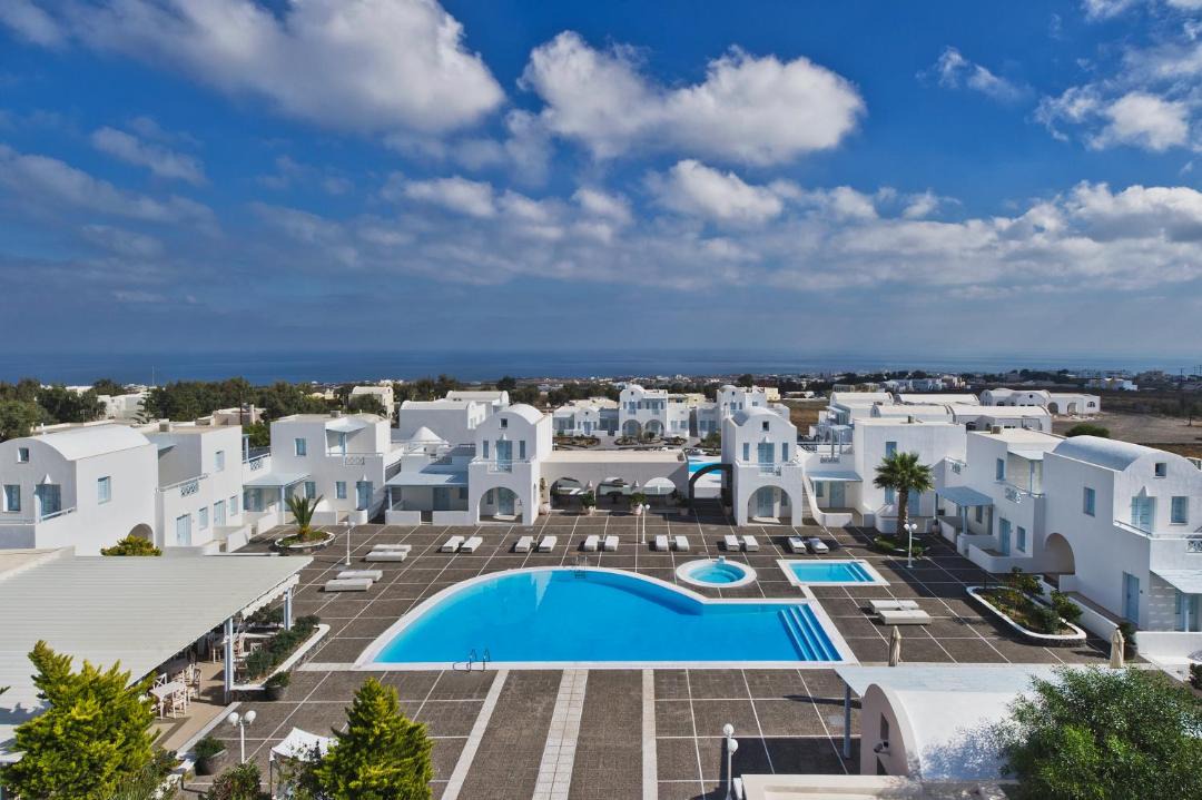 Photo of Others in Fira