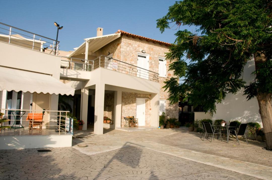 Photo of Others in Iria