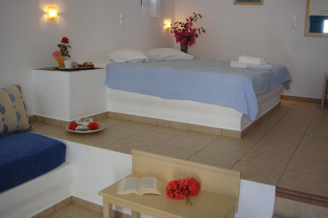 Photo of Others in Chora Folegandros
