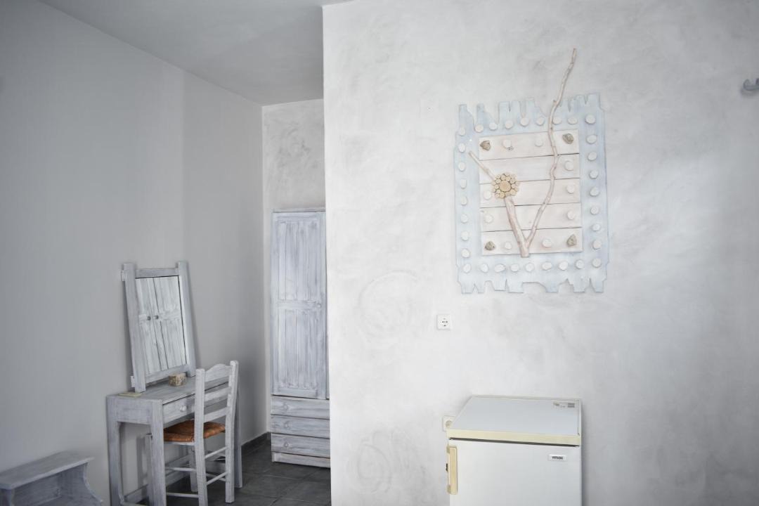 Photo of Others in Perissa