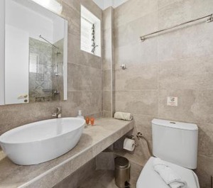 Alexandra 