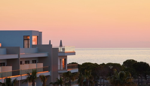 The Level Frontal Sea View