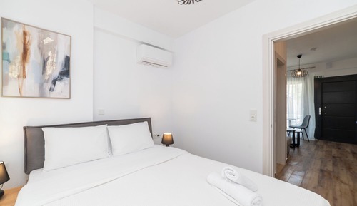 One-Bedroom Apartment No Pool Access