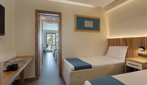 Suite, Pool Access, Sea View