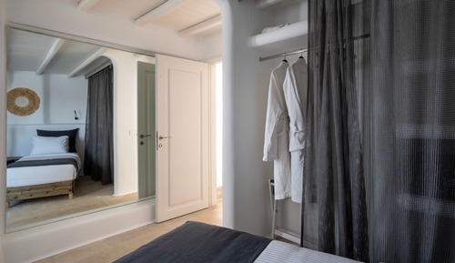 Queen Suite with Wide Sea View
