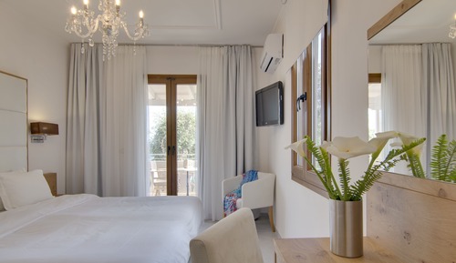 Comfort Double Room with Balcony and Partial View
