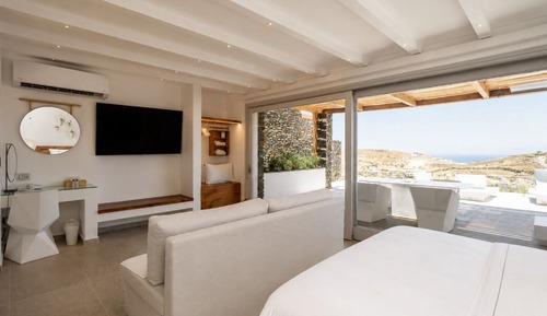 Sea View Deluxe Suite with Hot Tub