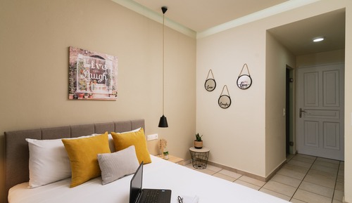 Junior Studio Suite