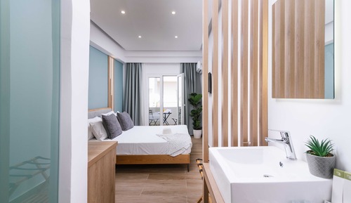 Deluxe Studio Suite