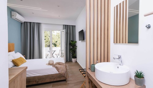Deluxe Studio Suite
