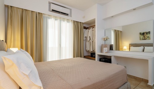 Grand Spa Sea View Suite Private Jacuzzi