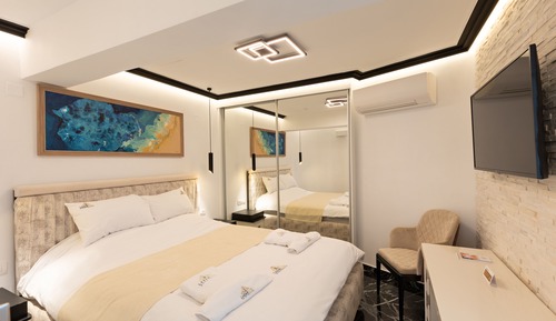 Premium One Bedroom Suite with Sea View & Outdoor Jetted Tub