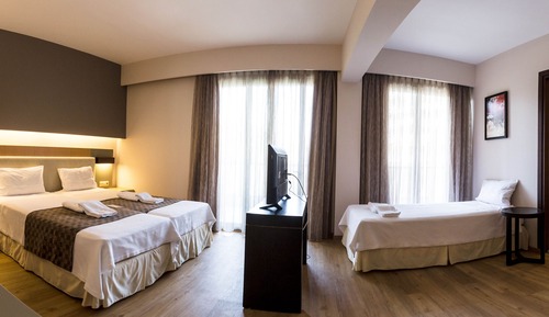 Triple Room, 1 Bedroom, City View
