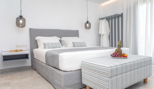 Suite, Sea View