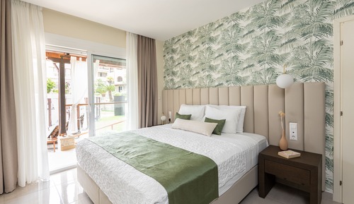 Suite, Partial Sea View