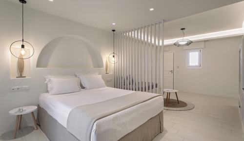 Deluxe Sea View Suite